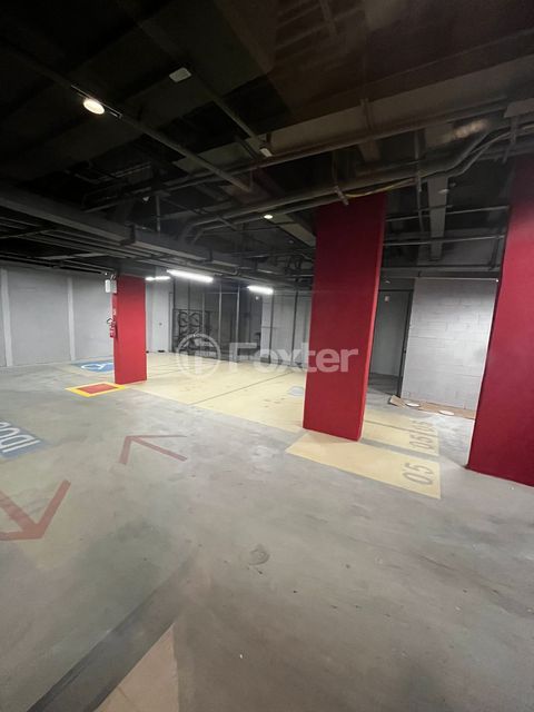Image 44 - 1004785