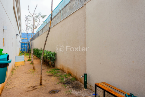 Image 81 - 882372