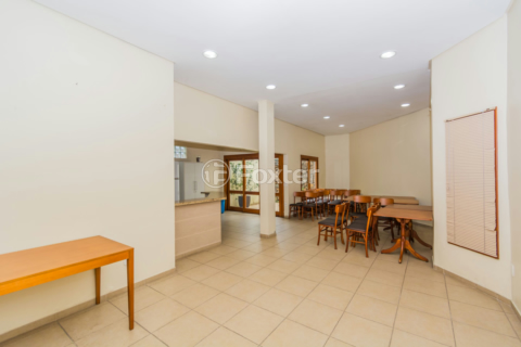 Image 37 - 752585