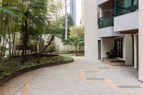 Image 28 - 826553