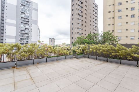 Image 33 - 827490
