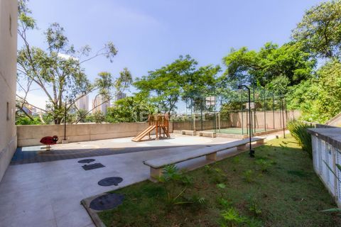 Image 11 - 1015810
