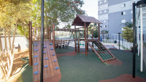 Image 37 - 1017256