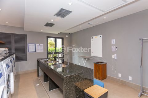 Image 34 - 995174