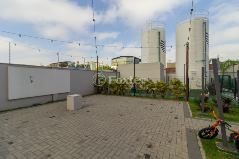 Image 11 - 1000345