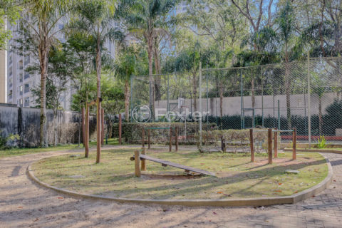 Image 35 - 1002249