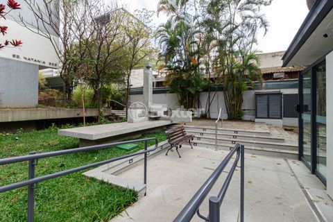 Image 36 - 982957