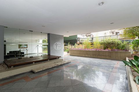 Image 28 - 982957