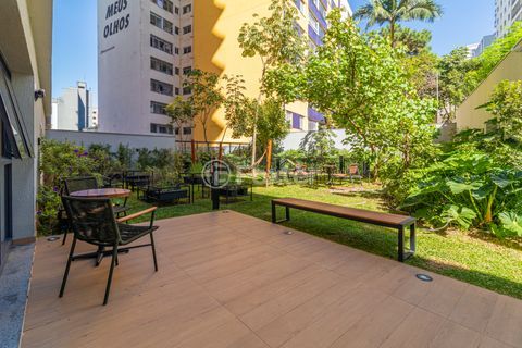 Image 18 - 1011872