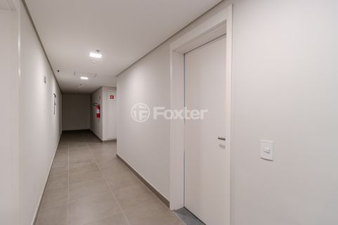 Image 6 - 1015681
