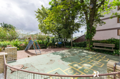 Image 33 - 987500