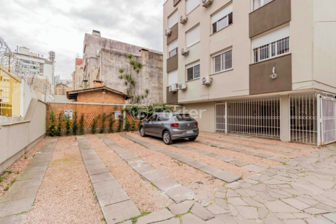 Image 33 - 898661