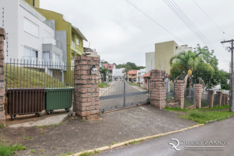 Image 46 - 1012105