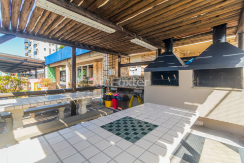 Image 52 - 993428