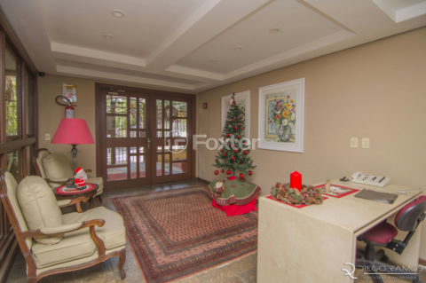 Image 33 - 1017592