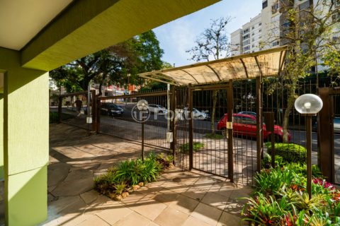Image 31 - 1020082
