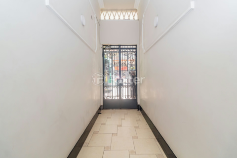 Image 31 - 957098