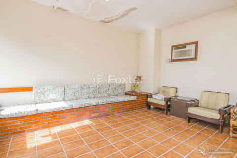 Image 37 - 1011854