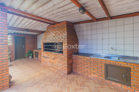 Image 29 - 883200