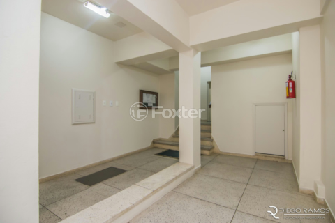 Image 34 - 883200