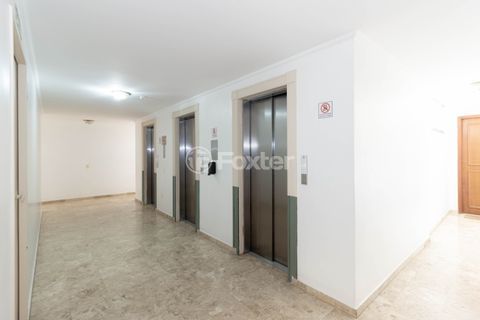 Image 32 - 983519