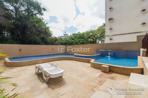 Image 39 - 1017157