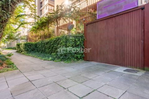 Image 32 - 988566