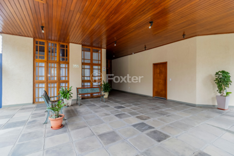Image 32 - 868569