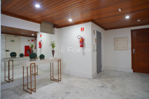 Image 37 - 1011121