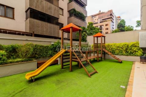 Image 100 - 1017818