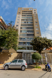 Image 23 - 895827