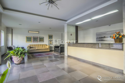 Image 37 - 983385