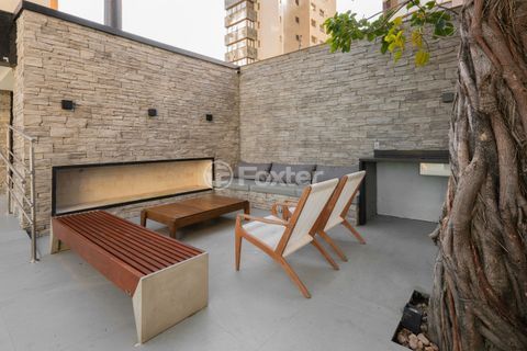 Image 8 - 7435