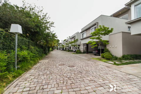 Image 61 - 881170