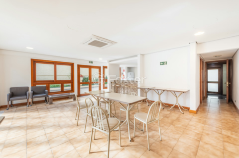 Image 31 - 989886