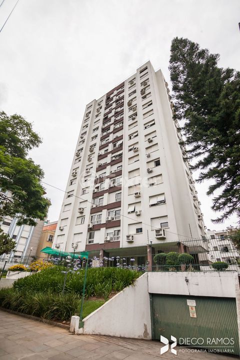 Image 18 - 1003985