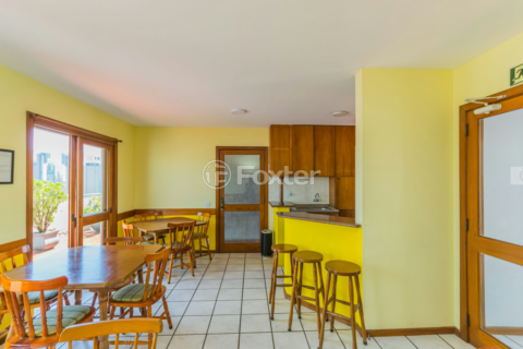 Image 32 - 878820
