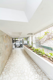 Image 7 - 8258