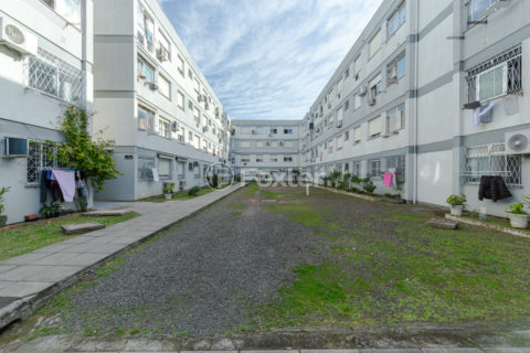 Image 44 - 1010557
