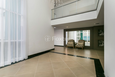 Image 31 - 882579