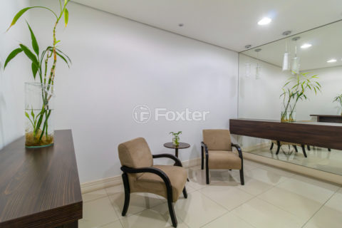 Image 33 - 1009977