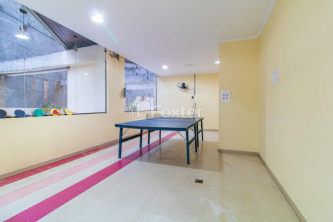 Image 37 - 1009977