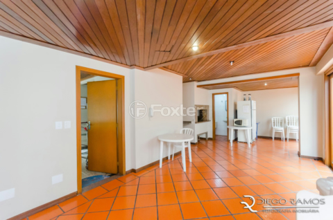 Image 39 - 1005824
