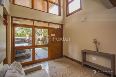 Image 37 - 1005824