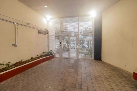 Image 34 - 951731