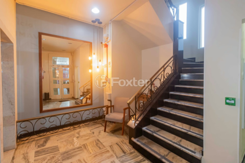 Image 32 - 951731