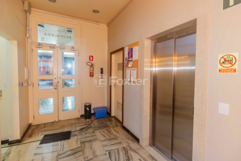 Image 33 - 951731