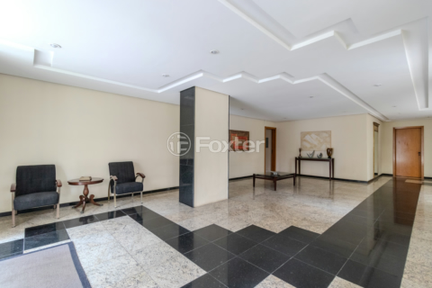 Image 34 - 1002858