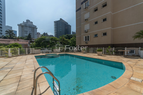 Image 37 - 989982