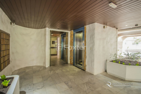 Image 32 - 879383